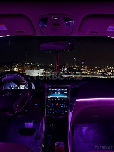 Hyundai Sonata-14
