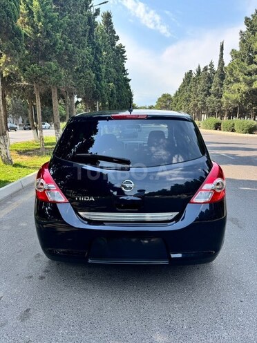 Nissan Tiida-5