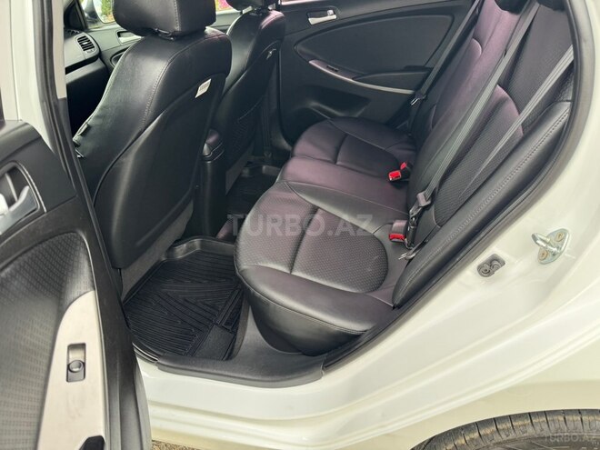 Hyundai Accent-5