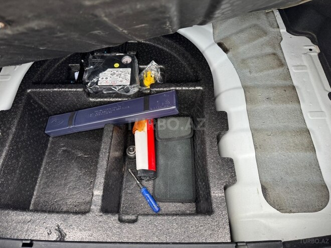Hyundai Accent-13