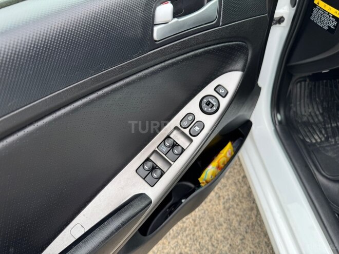 Hyundai Accent-18