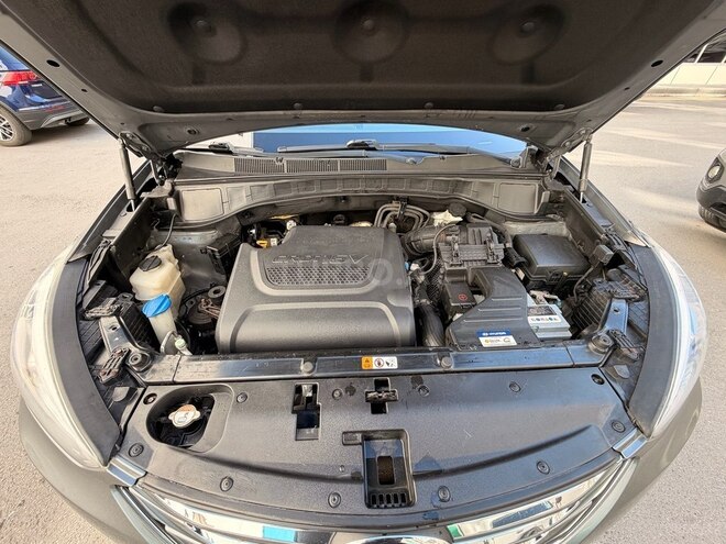 Hyundai Santa Fe-13