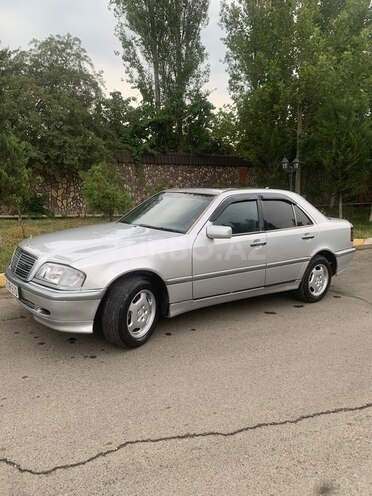 Mercedes C 220-2