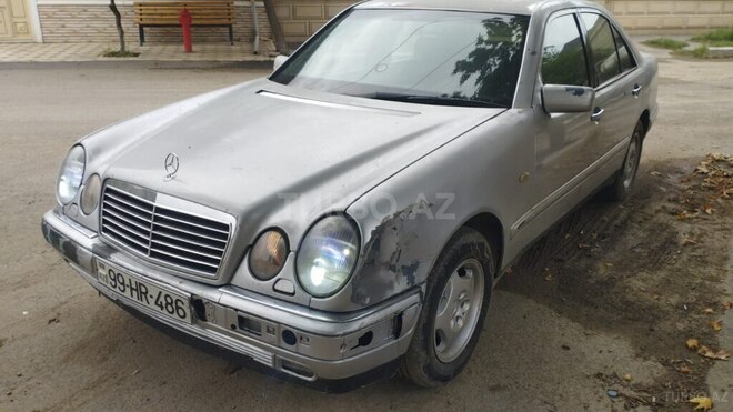 Mercedes E 290-2