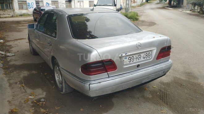 Mercedes E 290-3