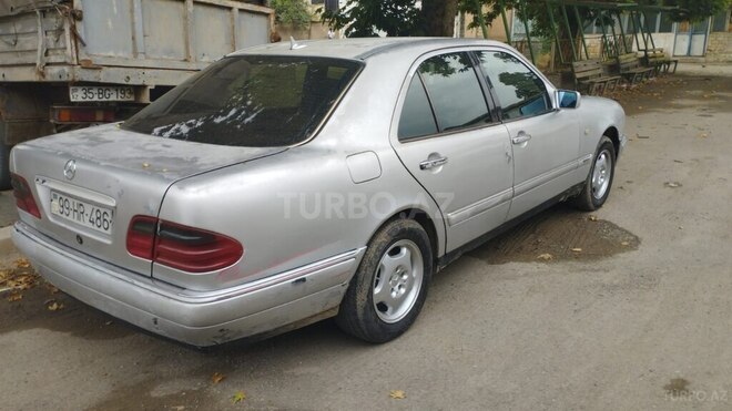 Mercedes E 290-4