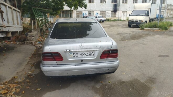 Mercedes E 290-5