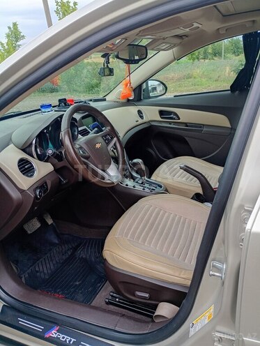 Chevrolet Cruze-6