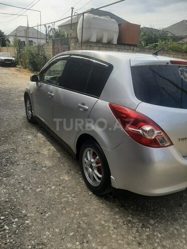 Nissan Tiida-6