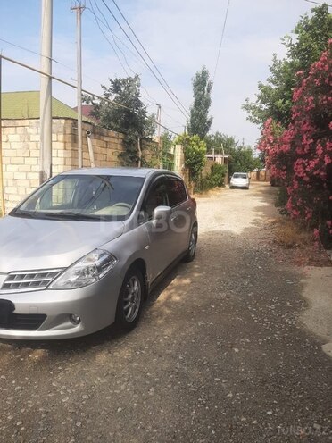 Nissan Tiida-2