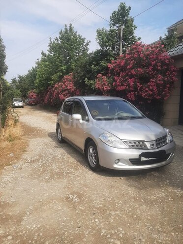 Nissan Tiida-4