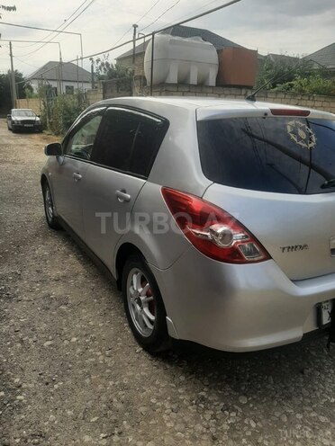 Nissan Tiida-9