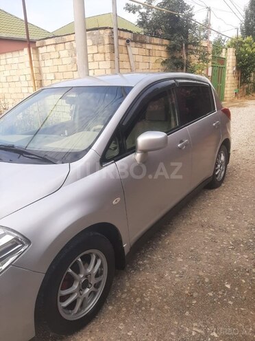 Nissan Tiida-14