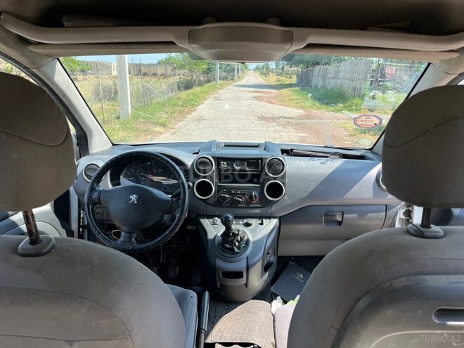 Peugeot Partner-16