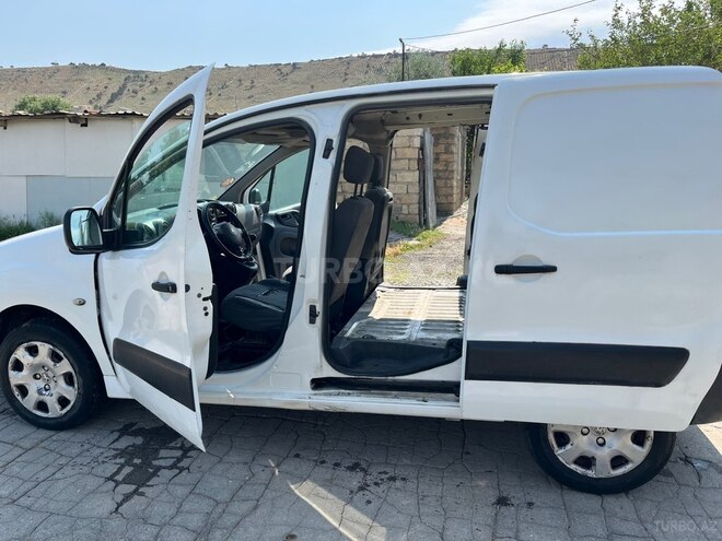 Peugeot Partner-11