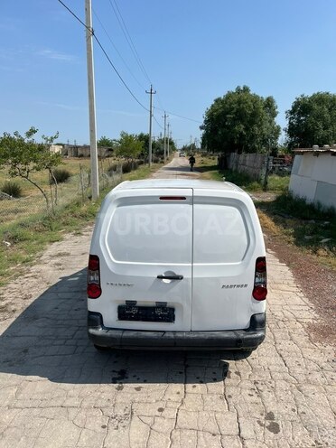 Peugeot Partner-13