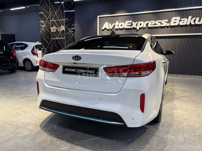 Kia Optima-4