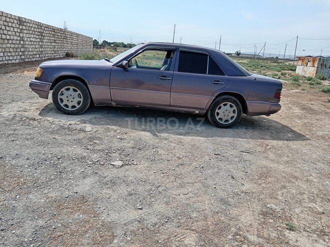 Mercedes 200 D-7