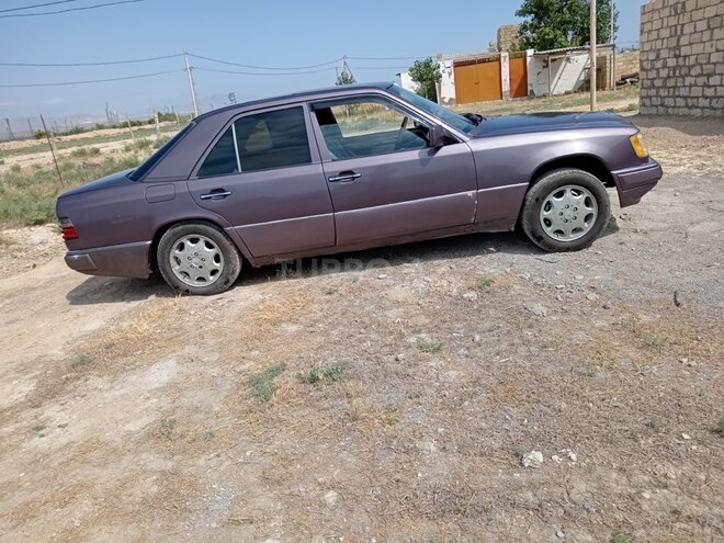 Mercedes 200 D-3