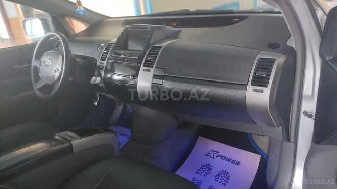 Toyota Prius-11