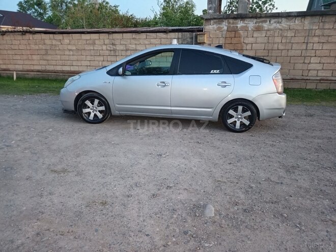 Toyota Prius-2