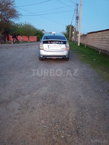 Toyota Prius-3