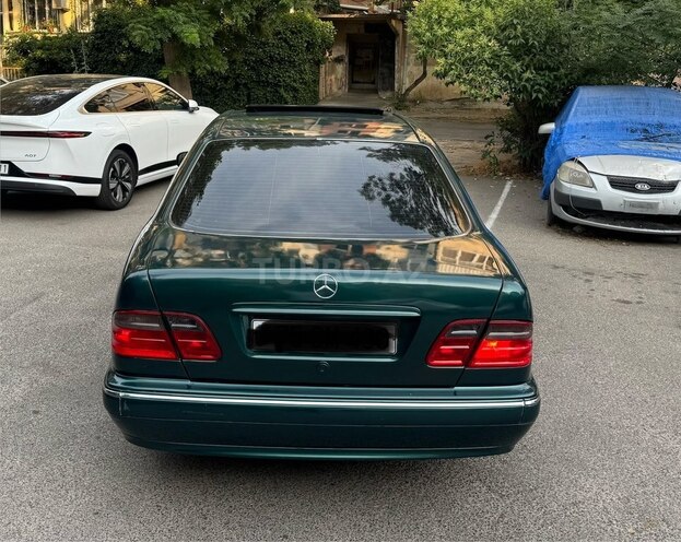 Mercedes E 200-5