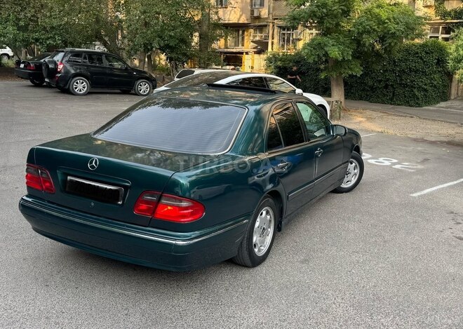 Mercedes E 200-4