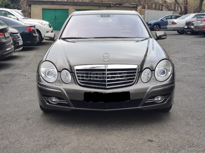 Mercedes E 220-1