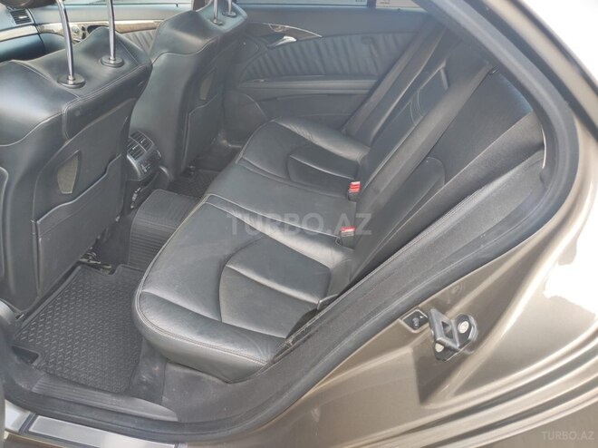 Mercedes E 220-10