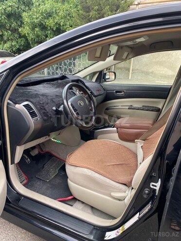 Toyota Prius-3