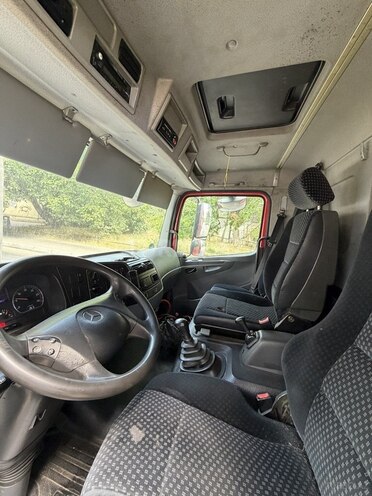 Mercedes Atego 818-9