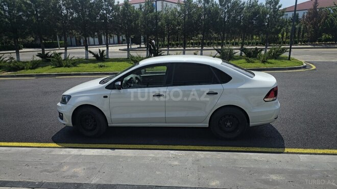 Volkswagen Polo 2017, 318,363 km - 1.6 l - Bakı