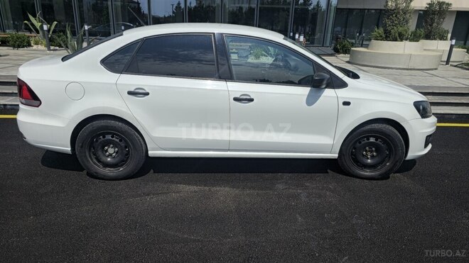 Volkswagen Polo 2017, 318,363 km - 1.6 l - Bakı