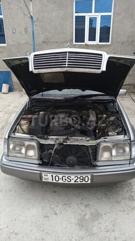 Mercedes E 220-7