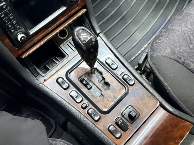 Mercedes E 220-18