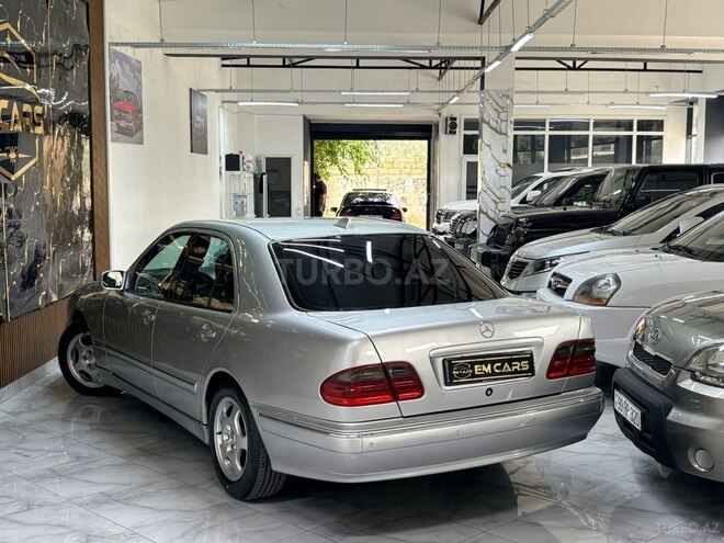 Mercedes E 220-7
