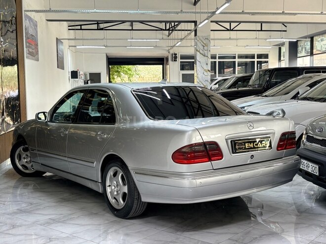 Mercedes E 220-9