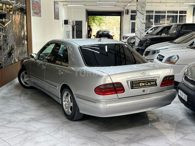 Mercedes E 220-8