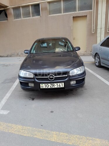 Opel Omega-1