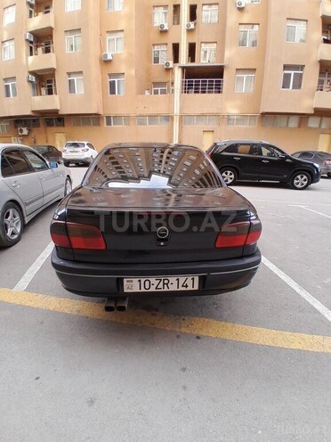Opel Omega-2
