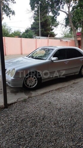 Mercedes E 200-4