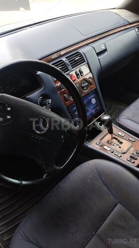 Mercedes E 200-5