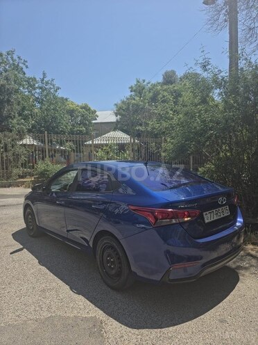 Hyundai Accent-2
