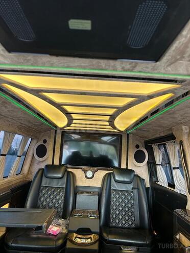 Volkswagen Transporter-11