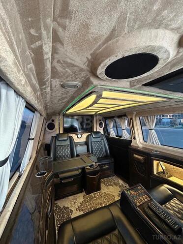 Volkswagen Transporter-12