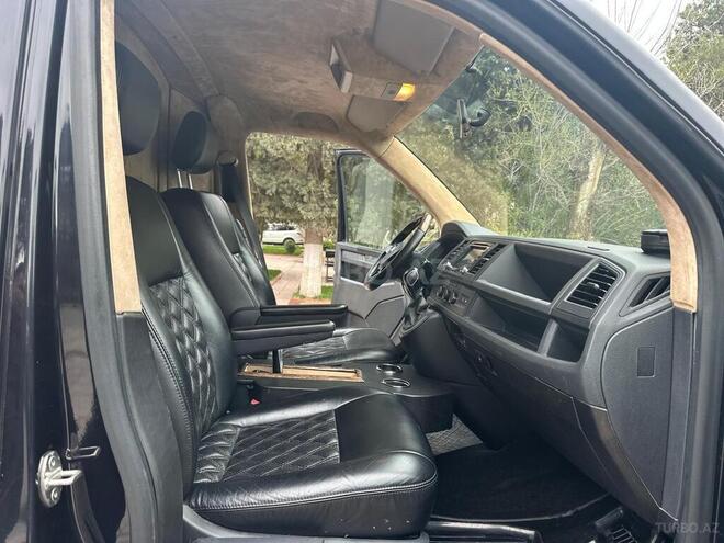 Volkswagen Transporter-7