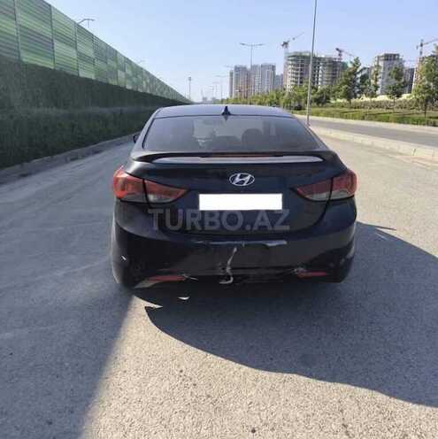 Hyundai Elantra-2