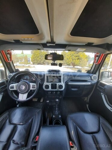 Jeep Wrangler-3