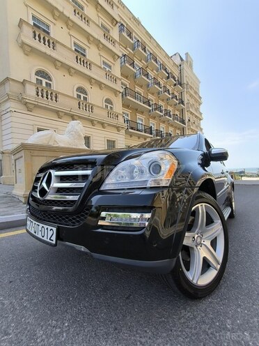 Mercedes GL 550 4MATIC-12